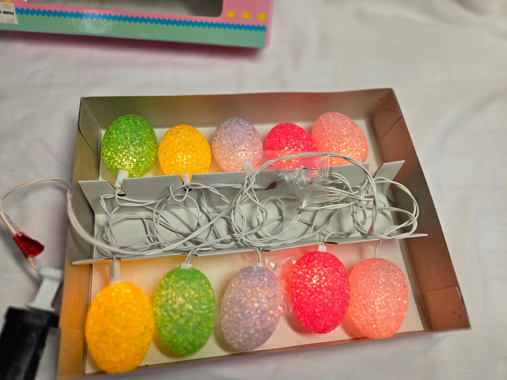 Silvestri Easter egg Light set-10 sparkle egg lights-good condition, tested