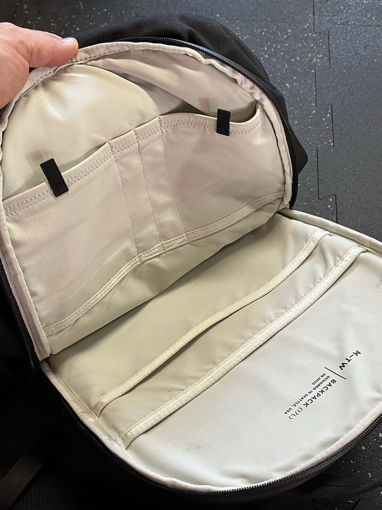 M-TW Moment 17L Everything Backpack Black