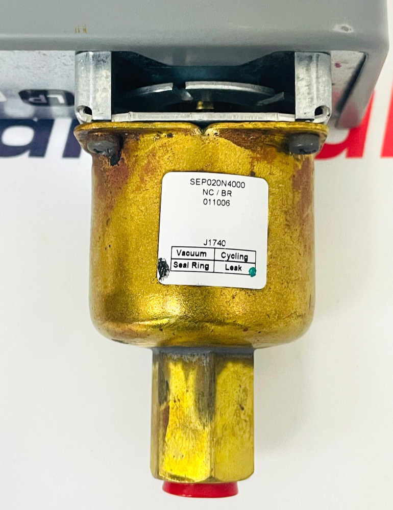 JOHNSON CONTROLS P74FA-9700 Pressure Switch