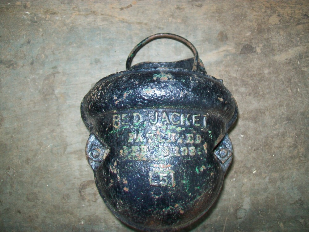 VINTAGE CAST IRON WATER PUMP DIVERTER CUP RED JACKET