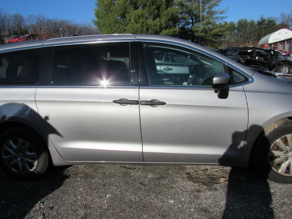 PACIFICA 2018 Glove Box 1015040