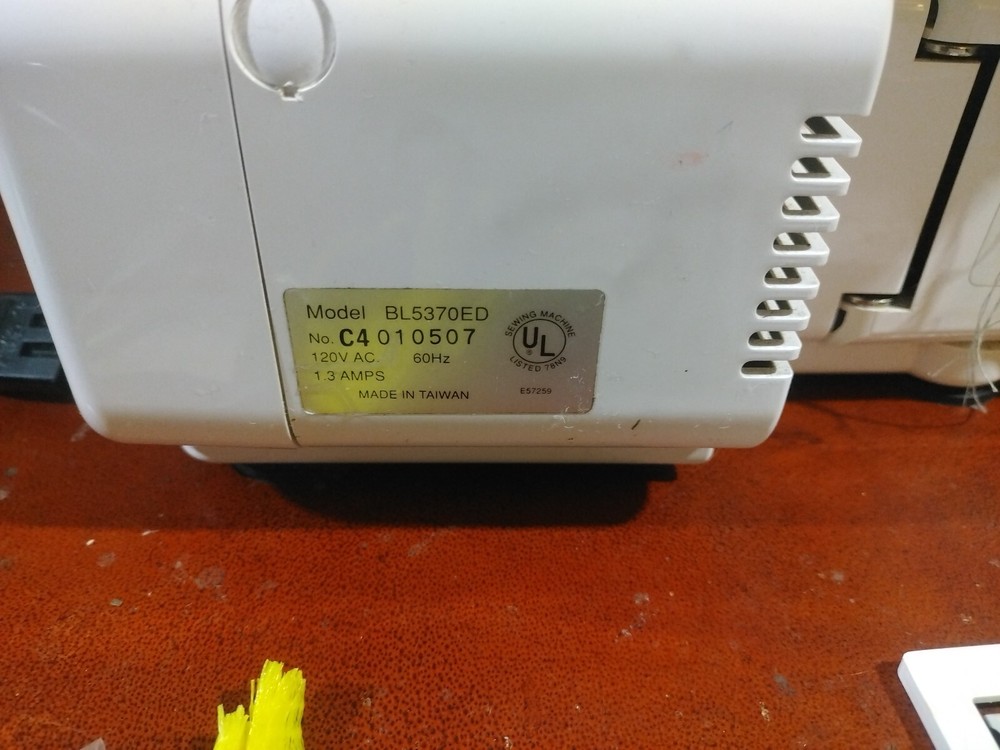 Working Baby Lock Protege - BL5370ED - 4 Spool Serger Differencial Feed