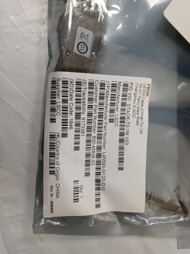 STACK-T2-1M V03 Cisco StackWise Type-2 3.3FT Stacking Cable 800-40806-03