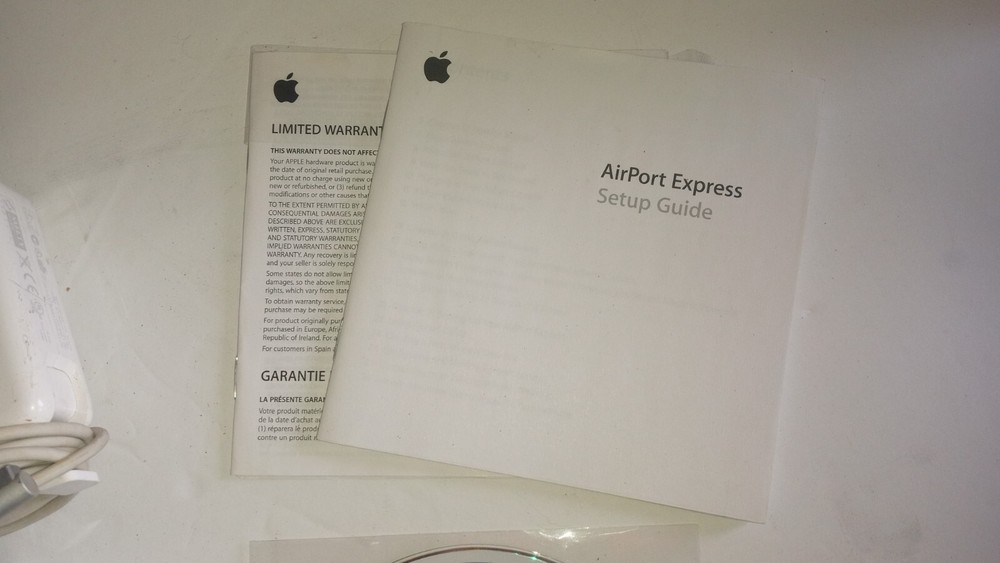 (2) Apple Airmac Chargers + (1) Airport Express With Software Bundle TESTED