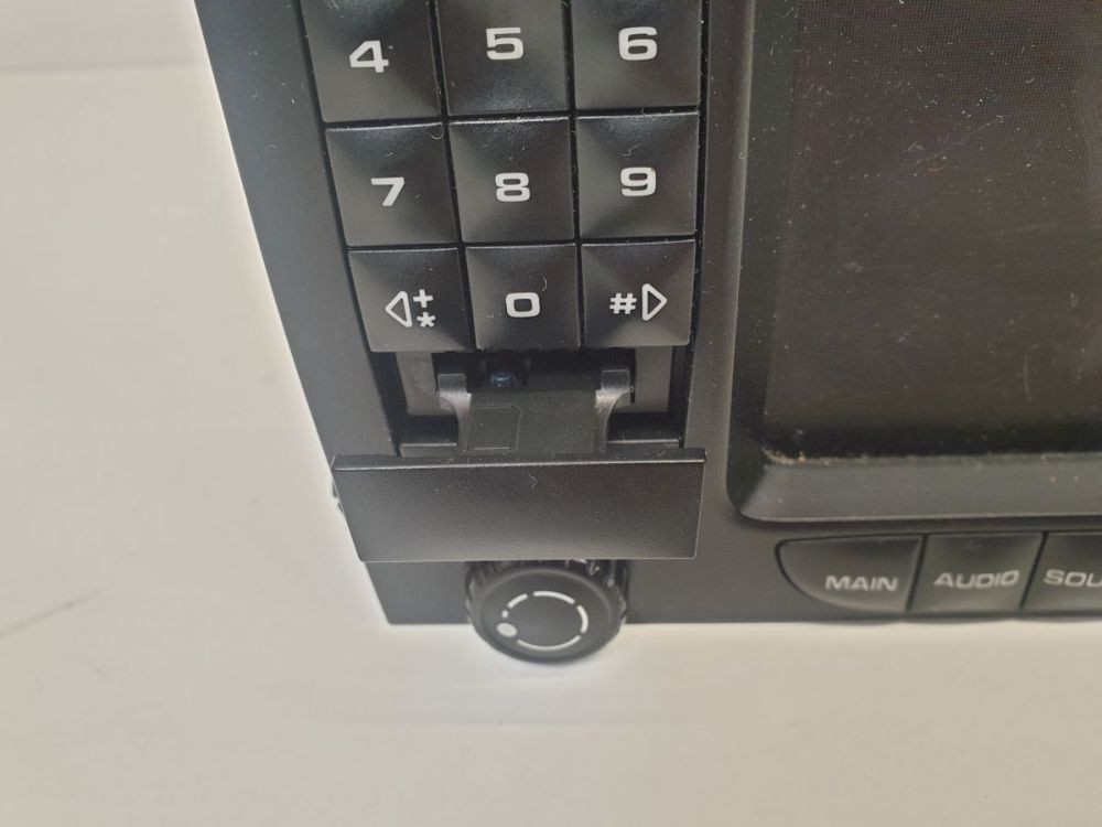 Radio/Navigation System - Combination Display, This Radio Required An Code
