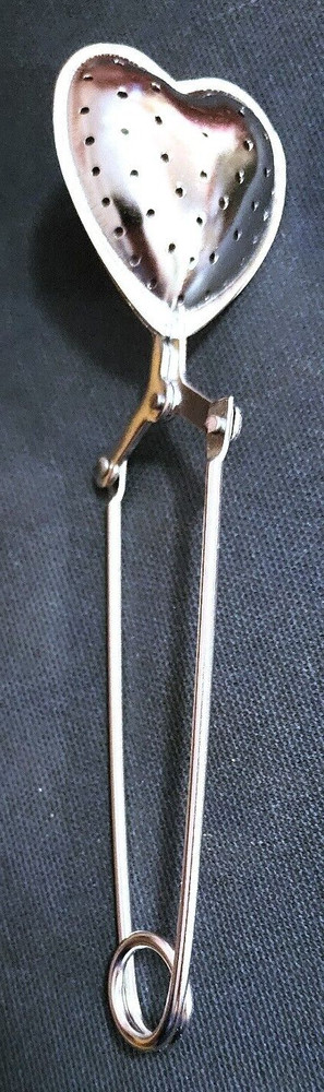 Hand-held Tea Strainer Heart
