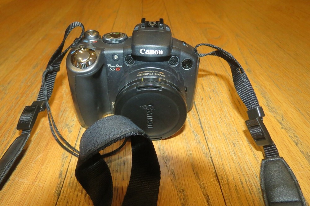 Canon S5IS Camera