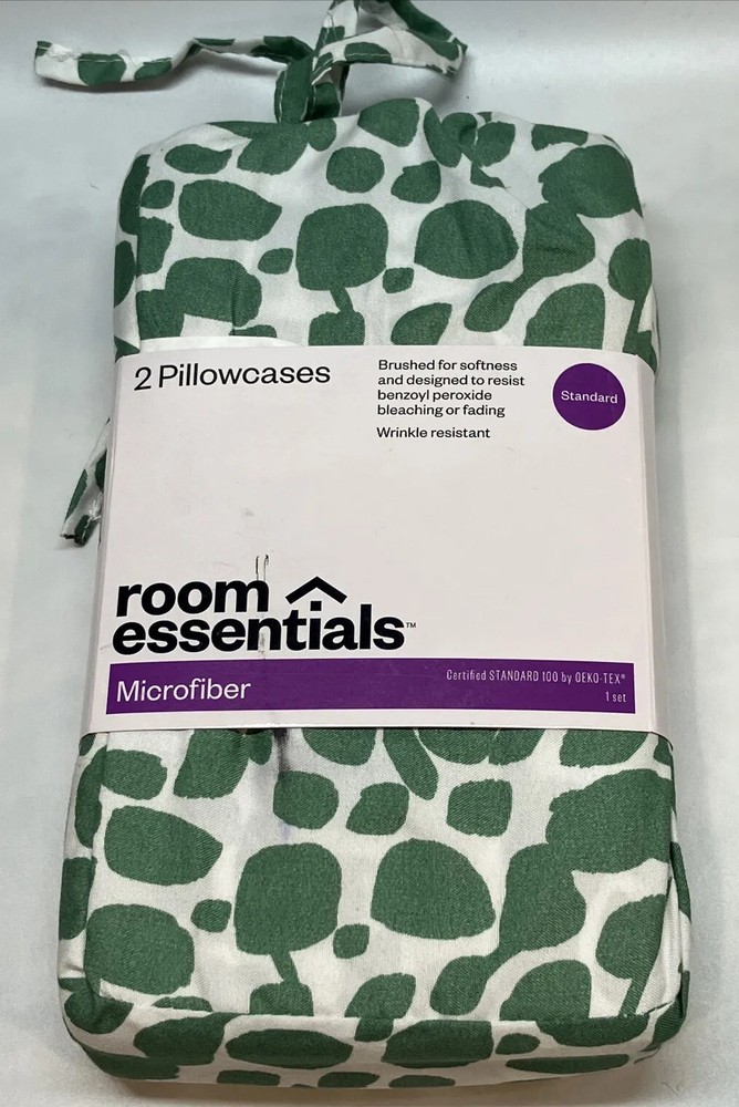 Okeo-Tex Room Essentials 2 Standard Microfiber Pillowcases Wrinkle Resistant BN