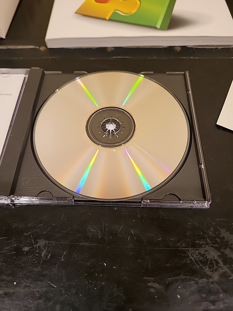 Microsoft Office 2000 Standard (Academic) X03-7979 preowned