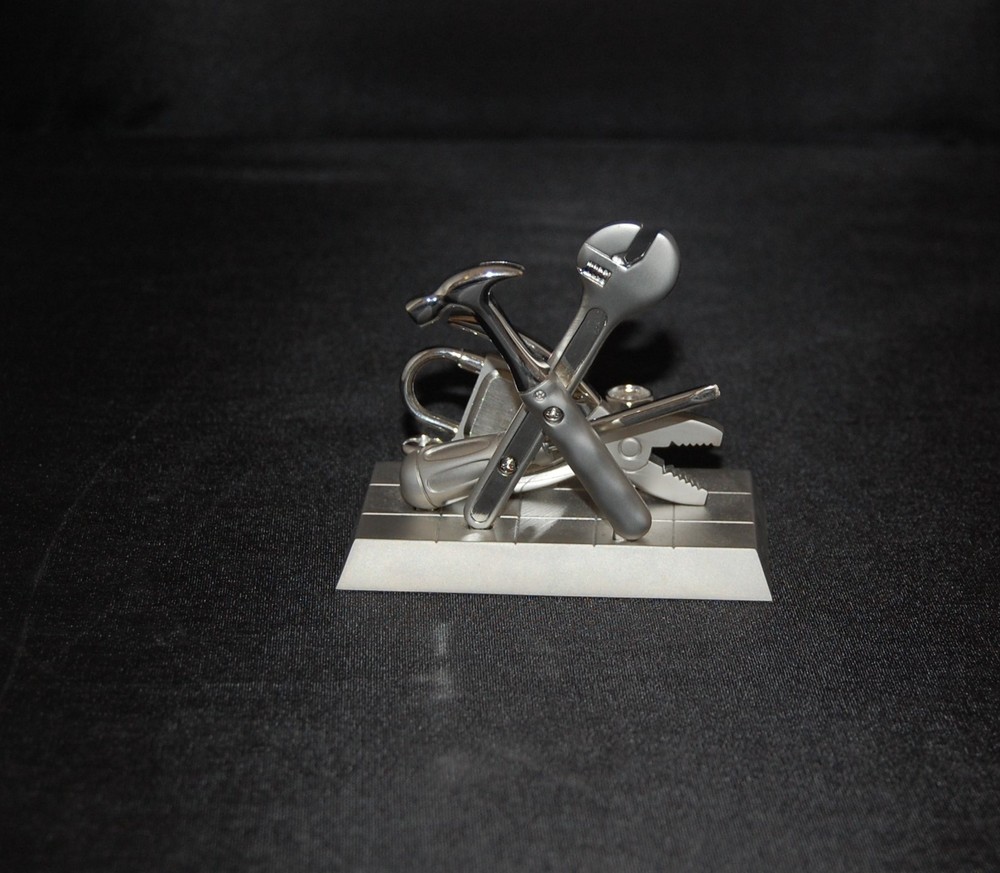 Sanis multi tool clock