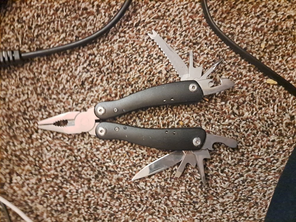 Ozark Trails 8 Piece Foldable Combo Pliars