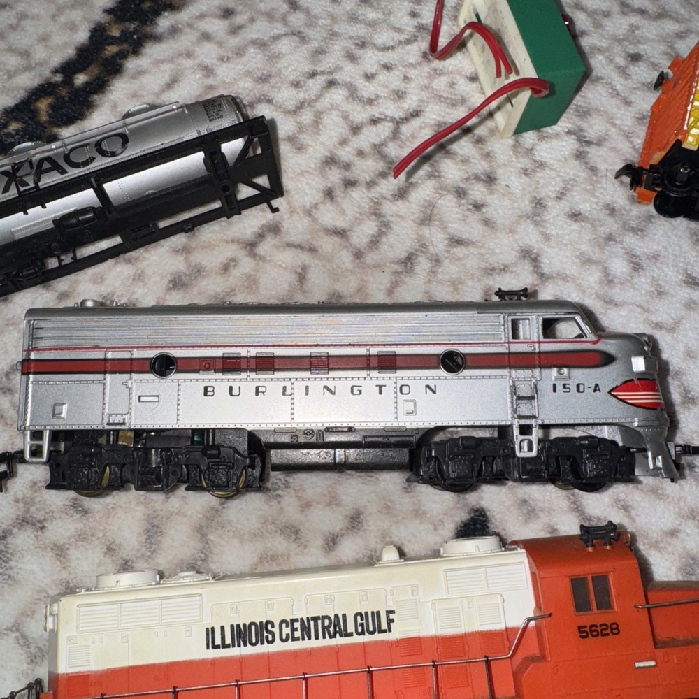 Mantua & Tyco Train Set