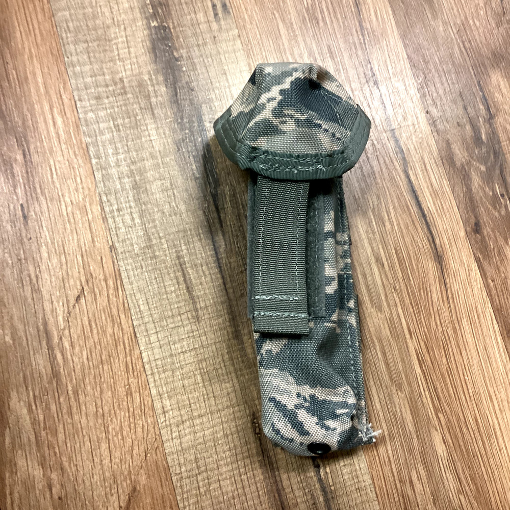 9037A, ABU Modular Flashlight Pouch
