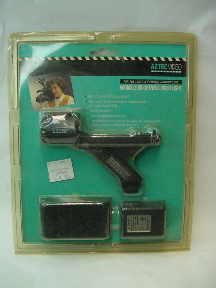 AZTEC VIDEO VARIABLE BRIGHTNESS VIDEO LIGHT FOR CAMCORDERS