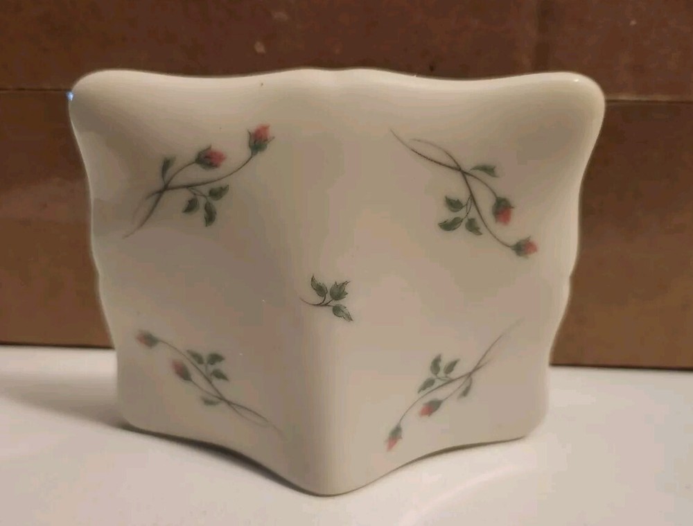 Lenox Table Clock - Rosebud (Rose Manor) Pattern