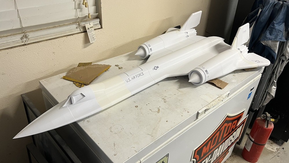 SR-71 Blackbird DIY 5’ Long Model