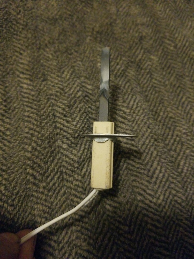 White-Rodgers 768A-4 / 41K5601 Silicon Nitride Ignitor - Used