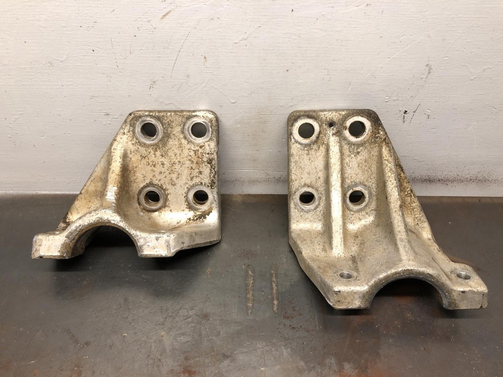 Cummins N14 CELECT Engine Mount - Used | P/N D7HT6069CA