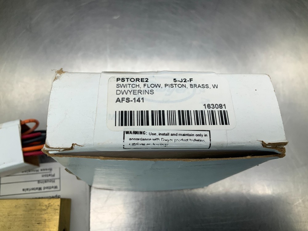 Dwyer AFS-141 Adjustable Flow Switch for Water .5-20 gpm
