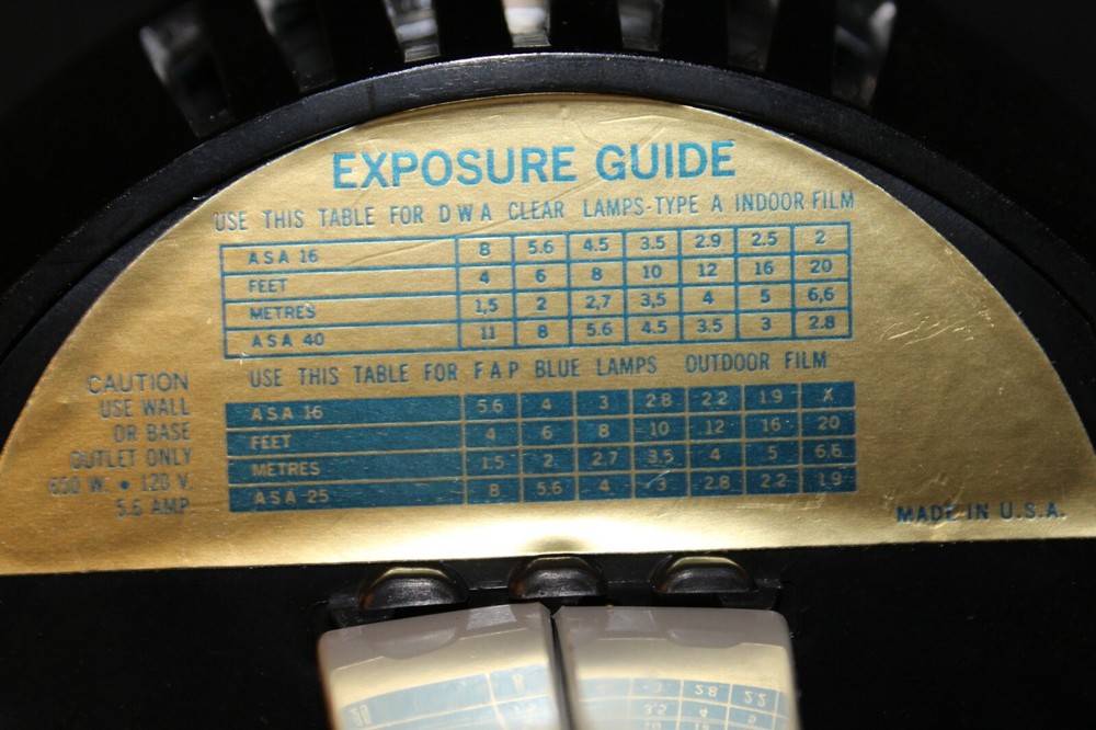 VINTAGE ACME-LITE MOV-E-LITE! TESTED AND WORKS NICE GRAPHICS ON CASE!