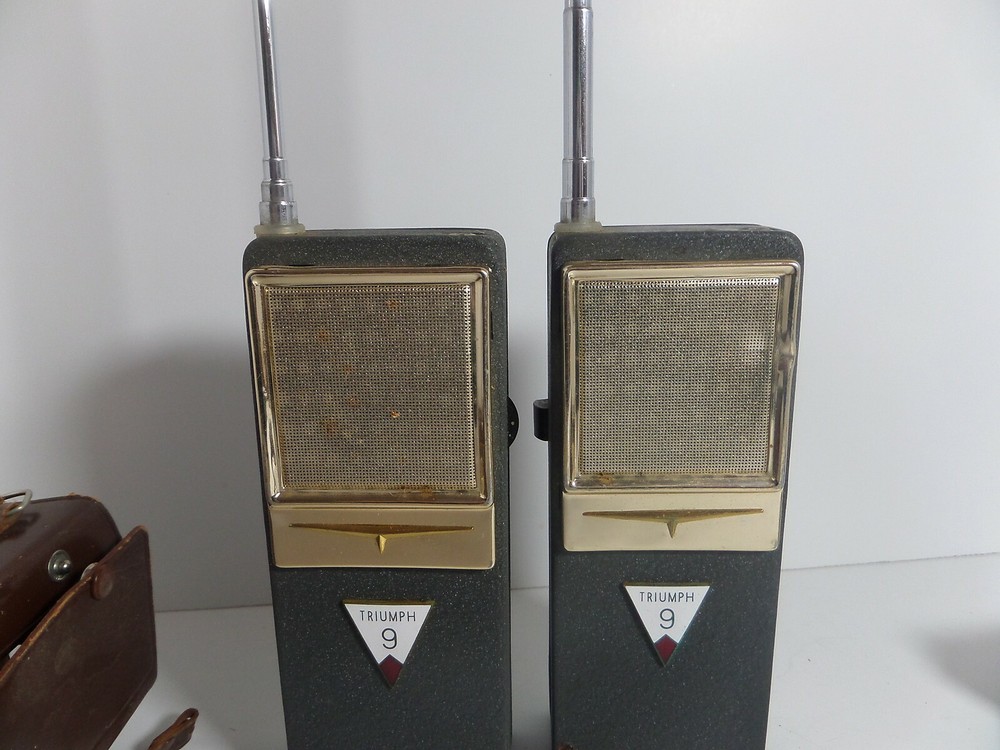 Triumph 9 walkie talkie set (S1)