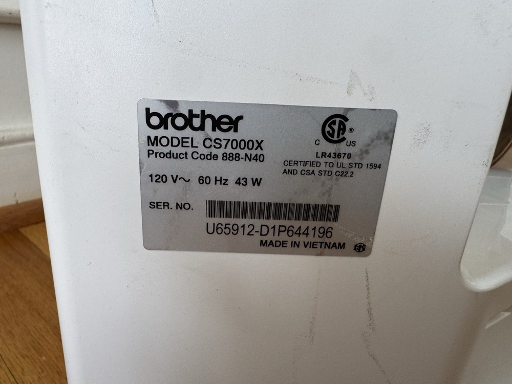 Brother CS7000X Computerized Sewing & Quilting Machine – Excellent Condition