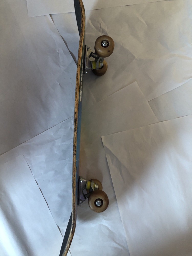 CHIYUANA . SKATE BOARD