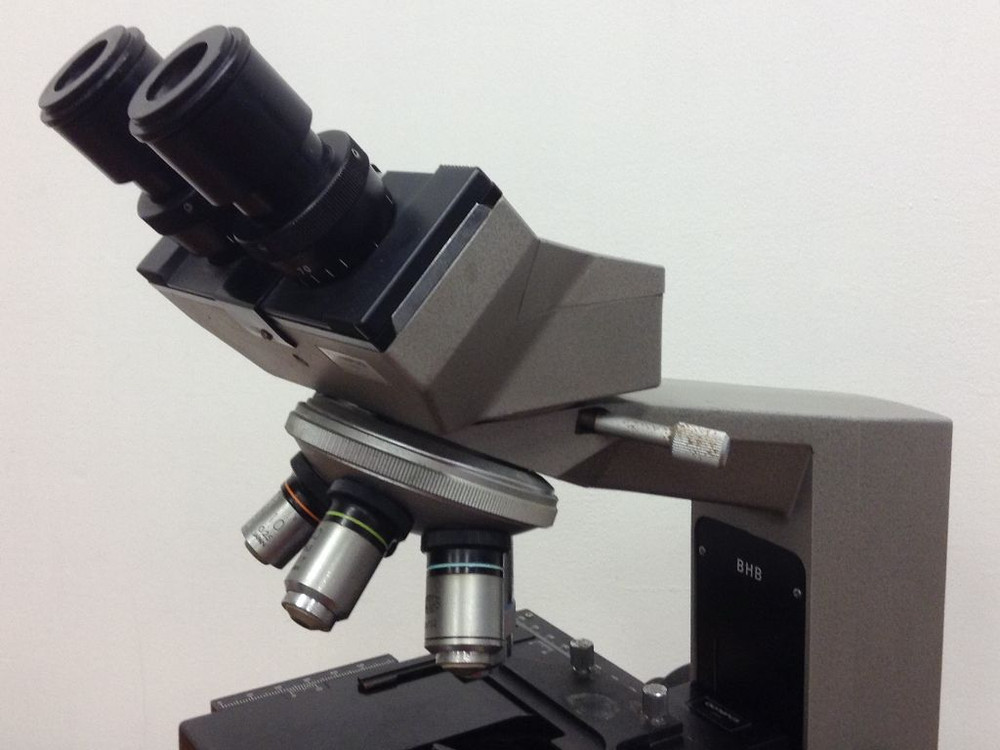 OLYMPUS - BH Microscope in excellent condition w/five objectives
