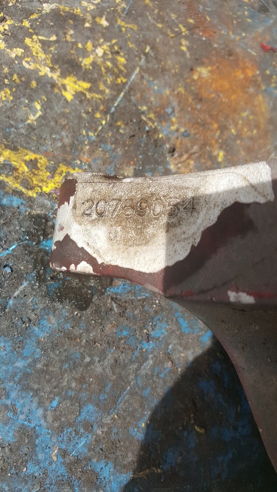 MACK VOLVO D13 ENGINE MOUNTS (Right Side) 20759054