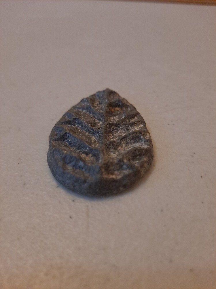 Small metal leaf mold