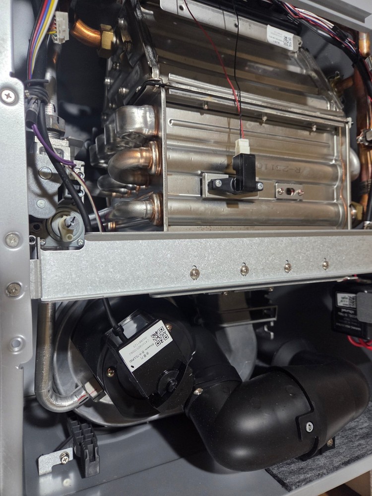 Rheem Platinum 11 GPM Recirculating PROPANE Tankless Water Heater ECOH200DVRHLP