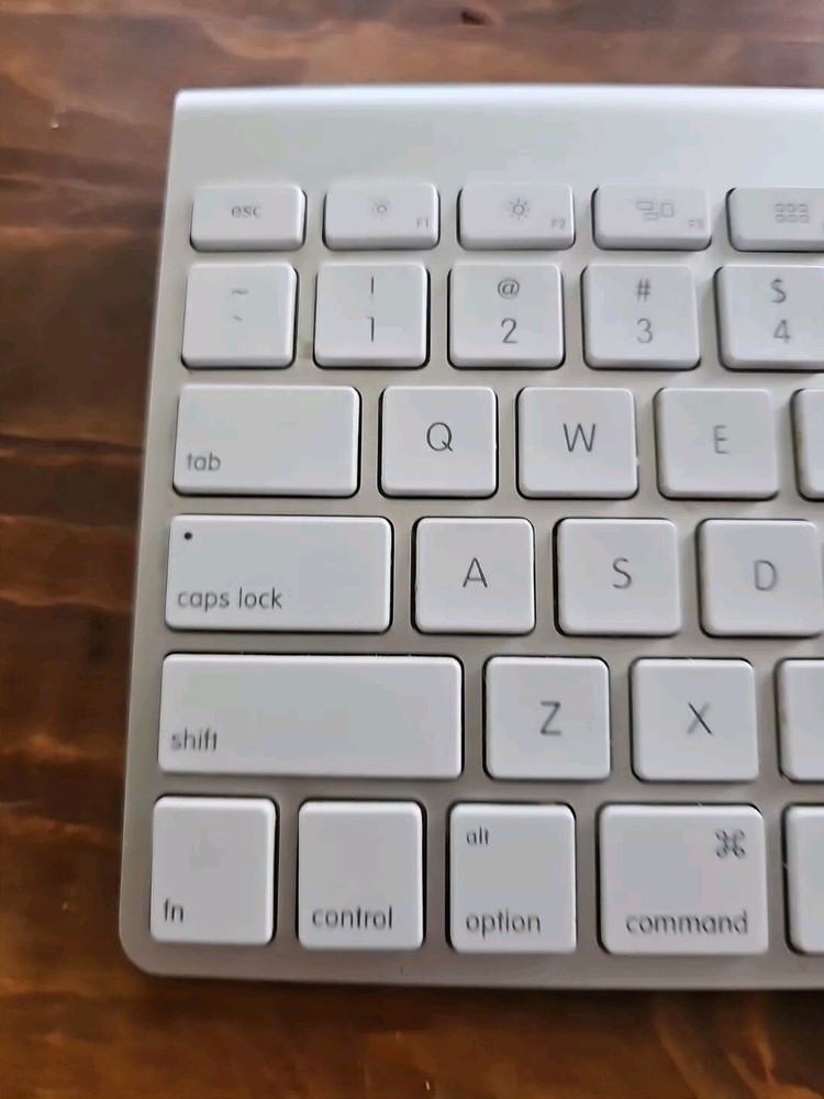 Genuine Apple A1314 Wireless Bluetooth Keyboard Un-tested