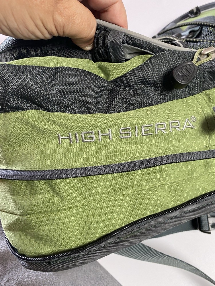 High Sierra Hydration Backpack Green Mesh Back