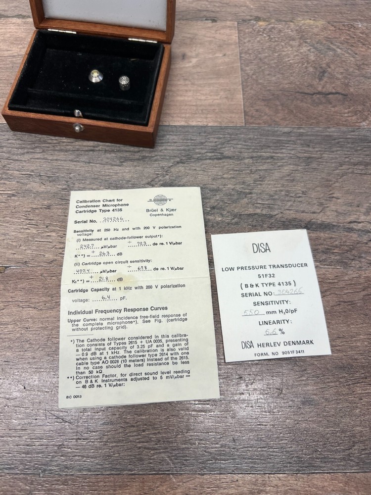 Bruel & Kjaer 4135 Microphone case, screen & chart only