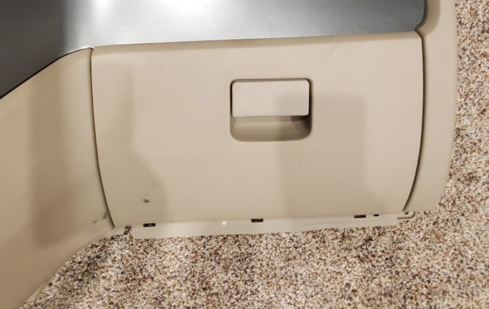 Peterbilt 579 GLOVE BOX Dash Panel - Used