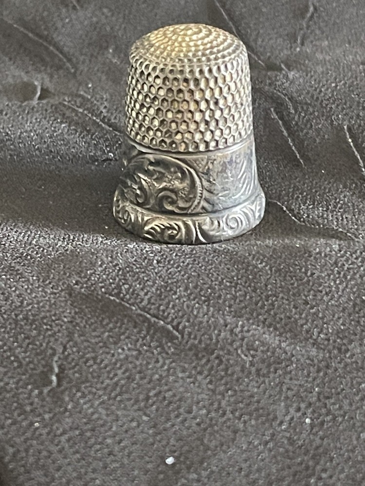 Vintage Decorative Sterling Silver Thimble 3/4" Tall w/Initials "LN" (CA)