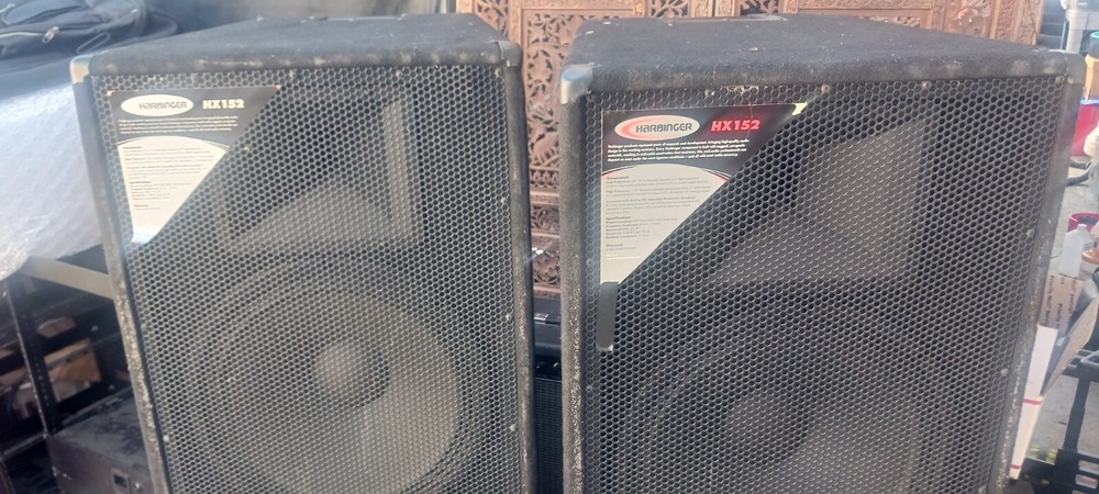 Harbinger HX152 TOWER SPEAKERS ROLLING WHEELS