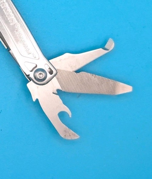 LEATHERMAN WINGMAN MULTI-TOOL! FAST SHIPPING!