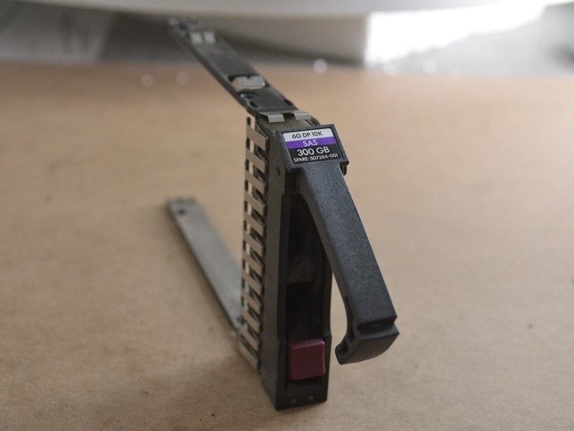 HP P2000 G3 AW594A SAS Dual Controller SFF Modular Smart Array SEE NOTES