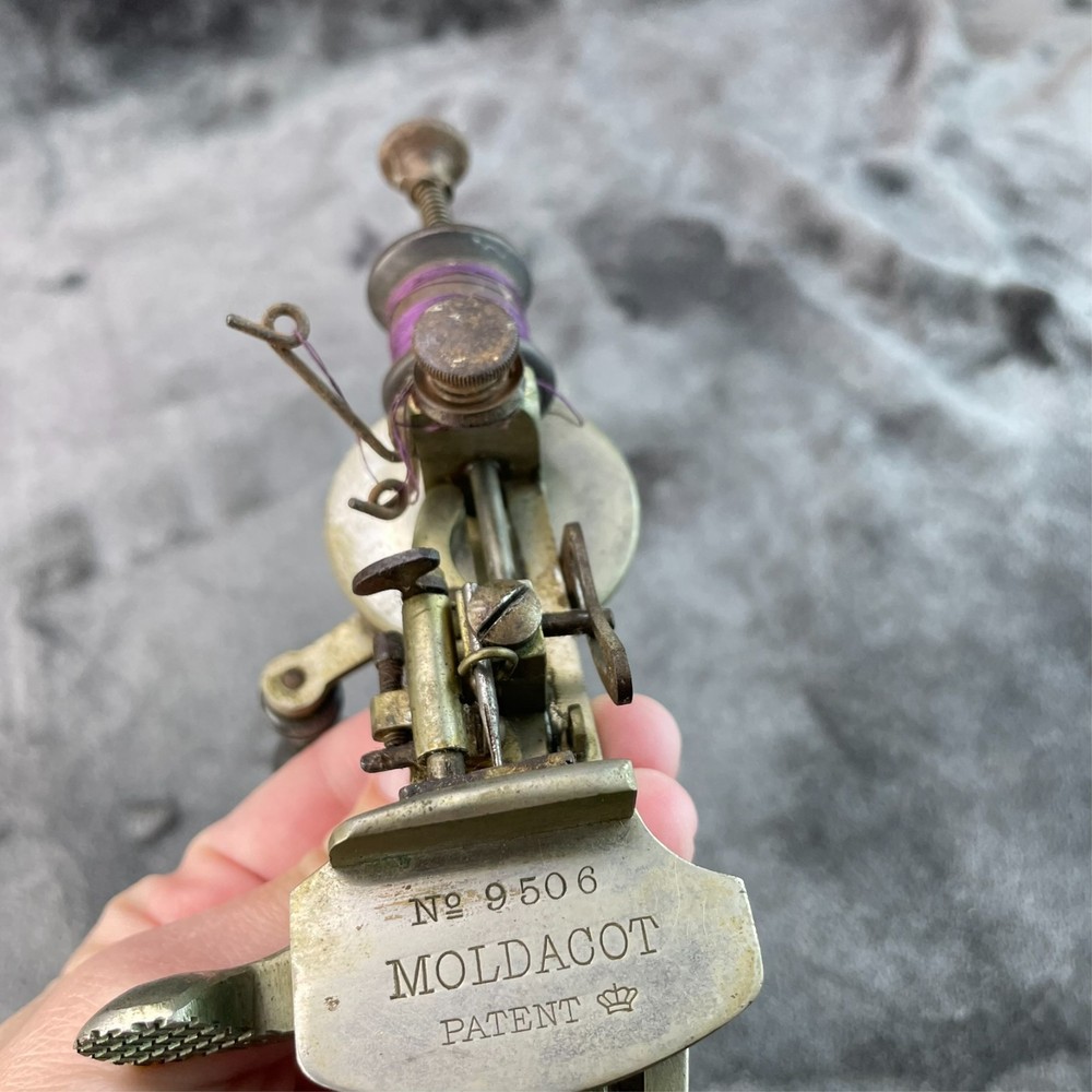 Moldacot Sewing Machine 9506
