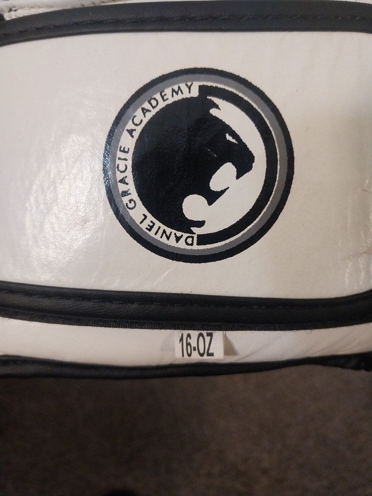 Daniel Gracie 16oz gloves