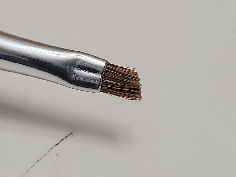 BAREMINERALS BARE ESCENTUALS EDGED LINER BRUSH EYE LINING NEW ( 33443)