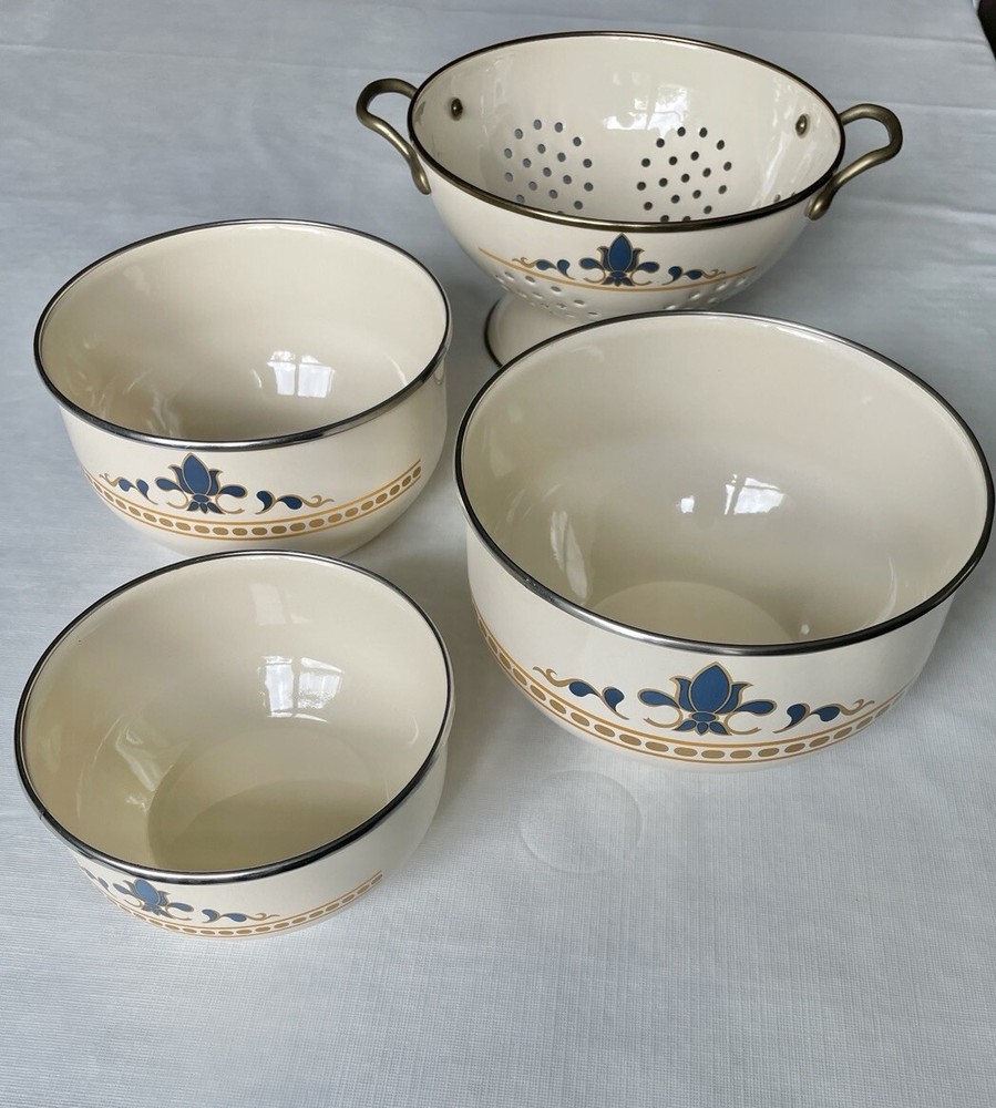 3 Enamel Nesting Mixing Bowls And Colander
