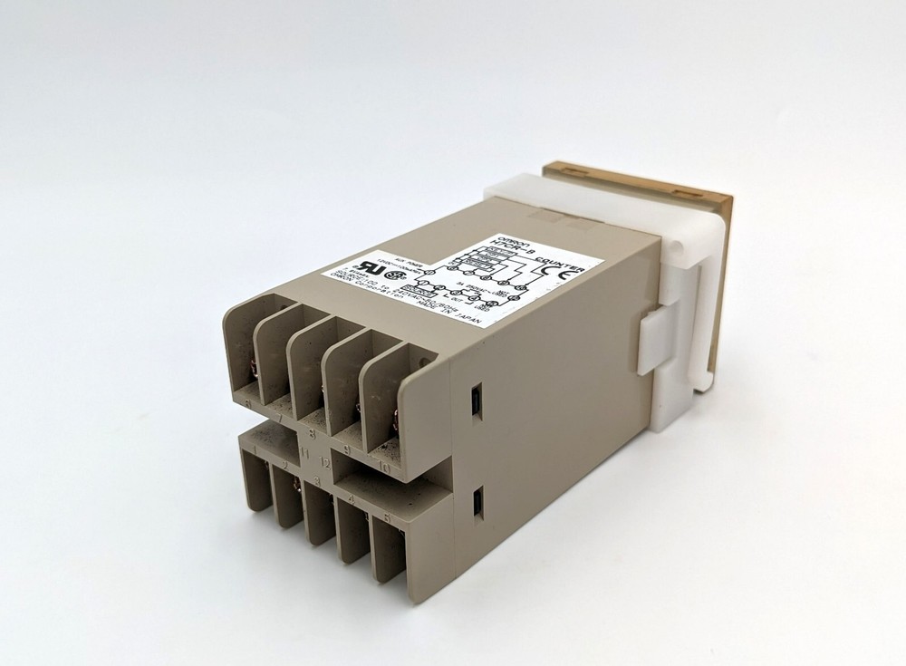 OMRON H7CR-B Counter timer relay #80