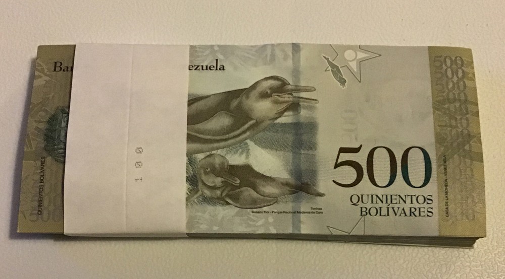 Venezuela Banknote Bundle. 100 X 500 Bolivares. Dated 2017. Unc.
