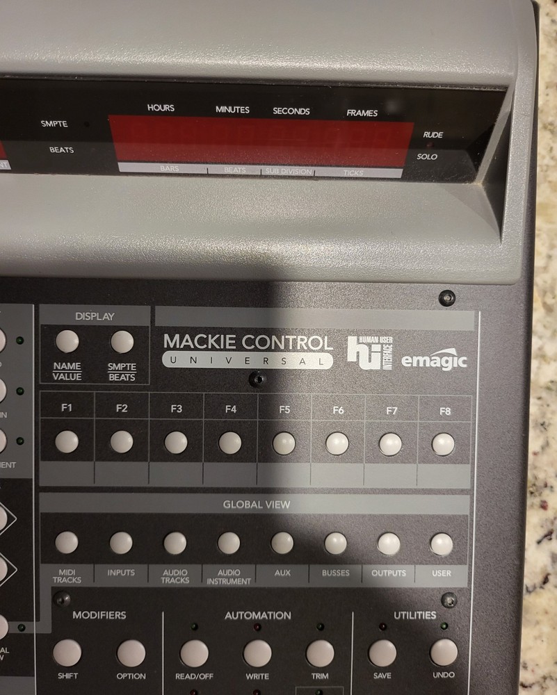 MACKIE CONTROL UNIVERSAL Midi DAW 8- Channel Controller EXCELLENT CONDITION!!
