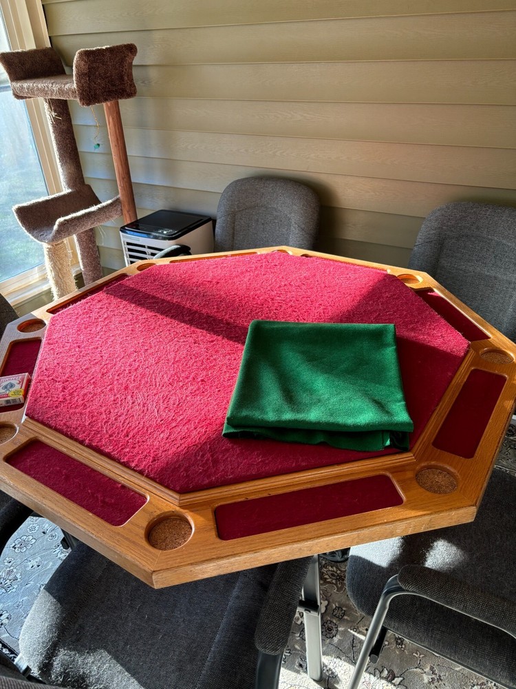 POKER TABLE WITH CHAIRS