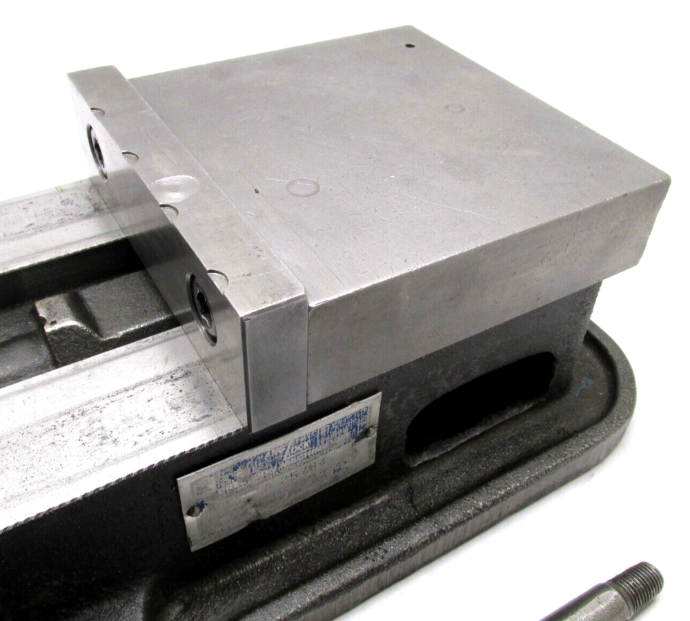 KURT ANGLOCK 6" MILLING MACHINE VISE w/ JAWS & HANDLE - #D60