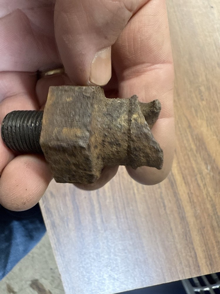 Metropolitan Nash 1500 Crank Pulley Bolt #4