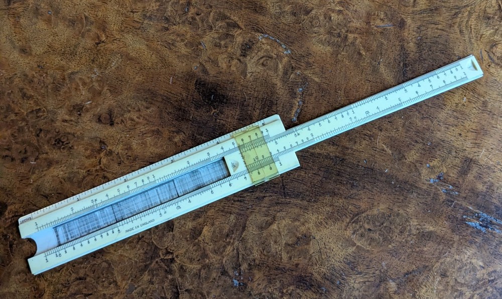 Vintage Plastic Technical /Engineering 13cm Slide Rule with Case Made in England